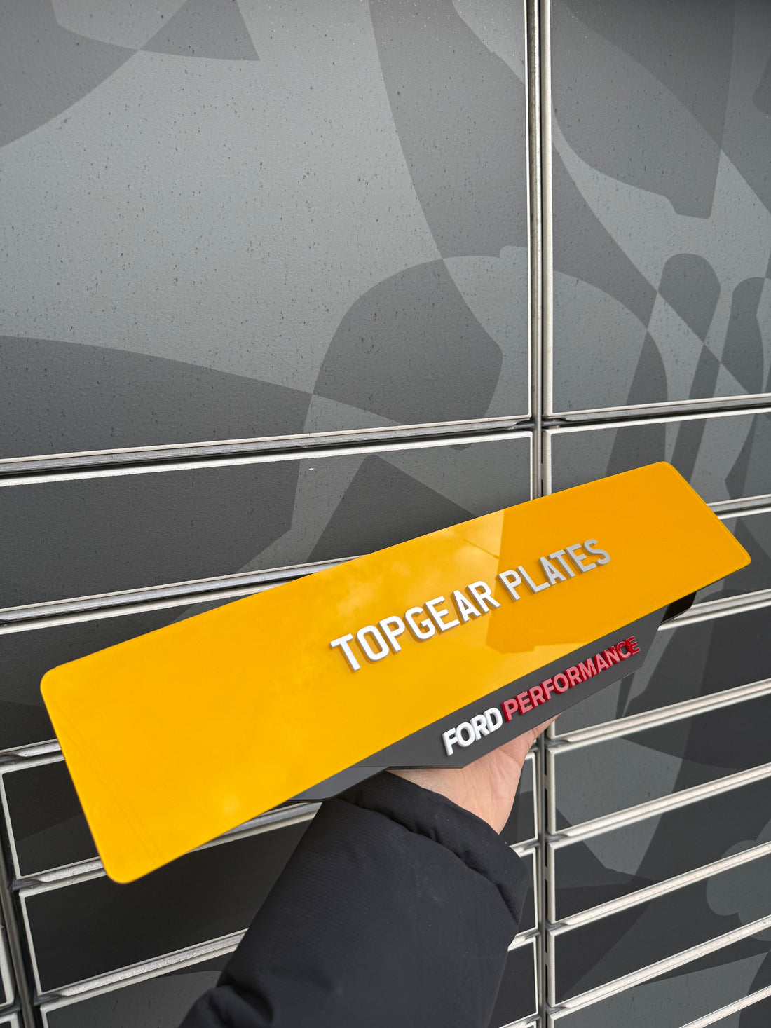 Ford Collection Frameless Number Plate Surround – Raised Logo