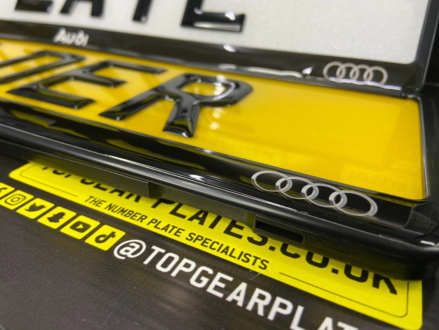 3D Gloss Gel Domed - Quick Release - Number Plate Holder - AUDI