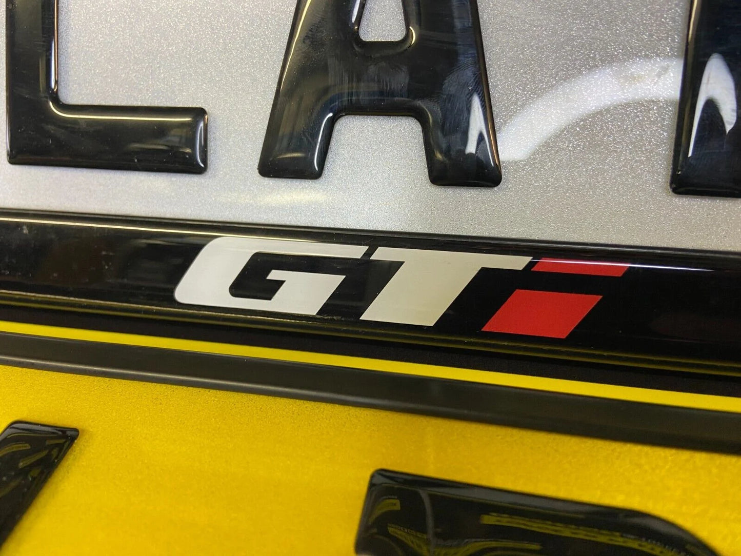 3D Gloss Gel - Quick Release - Car / Van Number Plate Holder Surround - VOLKSWAGEN: GTI