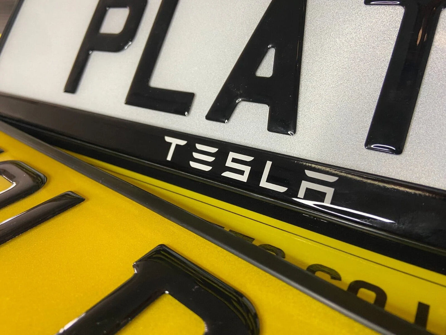 3D Gloss Gel - Quick Release - Car / Van Number Plate Holder Surround - Tesla